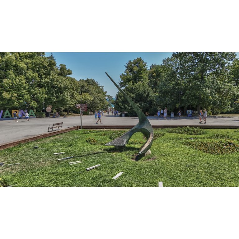 Слънчевият часовник Варна